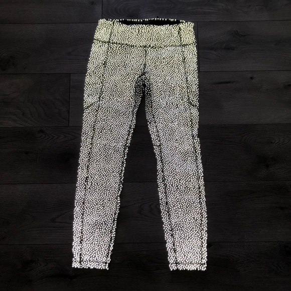 Lululemon Speed Tight 26”. Reflective Frozen Fizz.